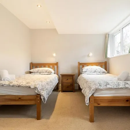 4 Bed In Oc-lr034 *